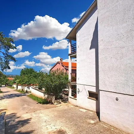 Borik 996 Apartment